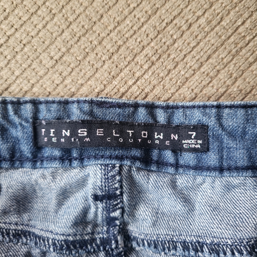 Tinseltown Denim couture Distressed Skirt. Size 7 - Picture 5 of 5